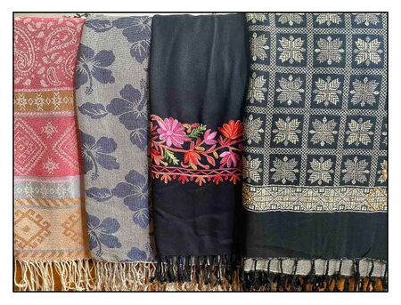 Hand made pashmina shawls (scarfs) display at the market ,kathmandu ,Nepal .の写真素材