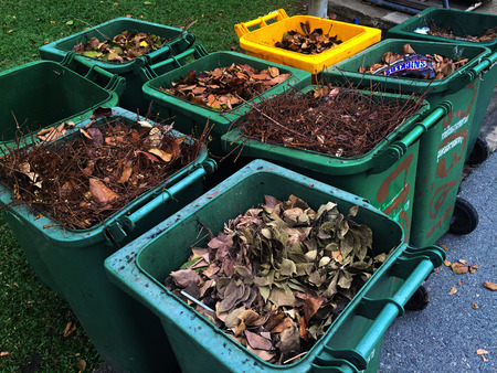 Outdoor litter bin