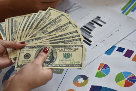 Stock cash business Dividing Benefits Cash Business Sharing money To use in the job The result is quite a lot of money.の写真素材