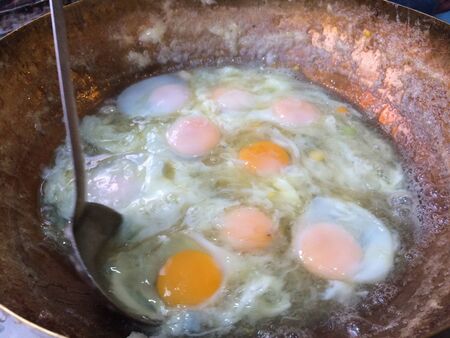 A Thai dessert called Bualoi eggs in a saucepan to make Bualoy balls.の写真素材