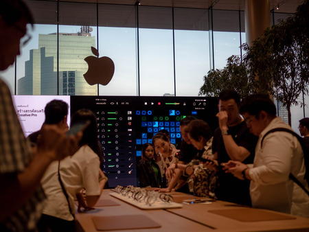 Bangkok, Thailand - November 12, 2018: Apple store new opening shop at the iconsiam in bangkok, Thailand.のeditorial素材