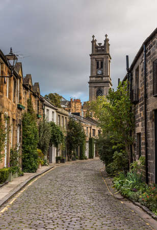 The beautiful picturesque cobbled street of Circus Lane, only a couple of minutes walk away from Edinburgh City center, Scotlandの写真素材