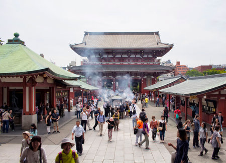 Tokyo, Japan - June 01, 2016 - People visit Senso-ji shrine in Asakusaのeditorial素材
