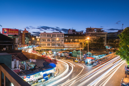Chiang mai, Thailand, Nov 22 , 2016: Traffic rush, Popular tourist food and visit the local fruit market to the Chinese Warorot market on November 22 , 2016 in Chiang Mai,Thailand.のeditorial素材