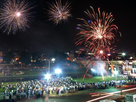 The people in India traditionally burn the effigy of the demon Ravana symbolizing evil in Hindu mythology on the occassion of the Dussehra festival  They celebrate it with fireworks              のeditorial素材