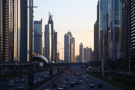 The traffic on the main road in Dubai called the Shaikh Zayed Road in the evening.のeditorial素材