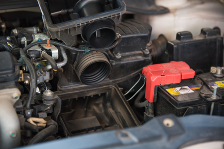 Replacing an air filter in a carのeditorial素材