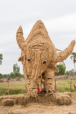 Nadun,Maha Sarakham,Thailand  - March 9, 2018: Show Idea Straw puppet Festival in Nadun,Maha Sarakham,Thailandのeditorial素材