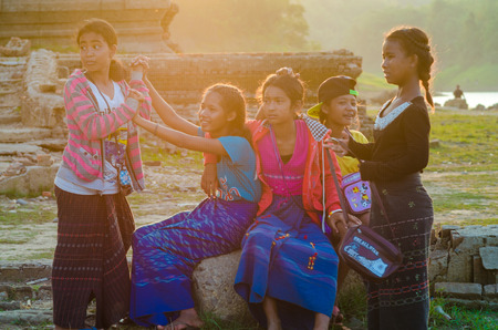 Sangkhlaburi, Thailand - May 4, 2014: Unidentified young asian little girl at Temple in Sangkhlaburi,Thailand.のeditorial素材