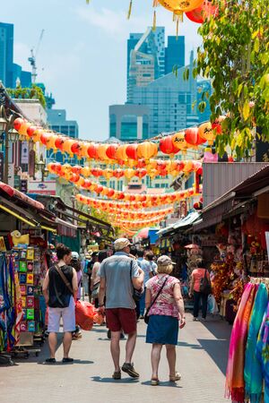 SINGAPORE - MARCH 6: Singapore's Chinatown, an ethnic neighborhood featuring Chinese cultural elements and a historically concentrated ethnic Chinese population on March 6, 2015.のeditorial素材