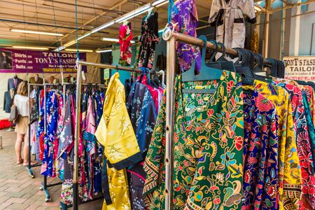 SINGAPORE - MARCH 6: Walking bustling street of Chinatown district on March 6, 2015 in Singapore. Singapore's Chinatown is a world famous bargain shopping destination.のeditorial素材