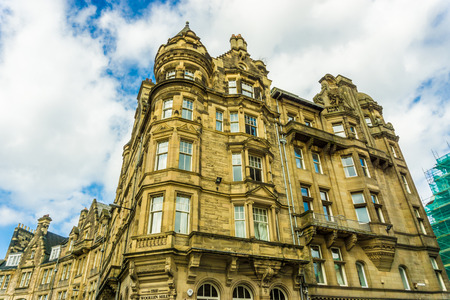 Building of downtown the historic Royal Mile, Edinburgh, Scotlandのeditorial素材