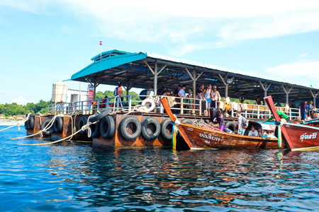 Koh Lipe,Thailand - December 6,2015 : Long tail boat with tourist sailing on the sea select to travel on vacation in Koh Lipeのeditorial素材