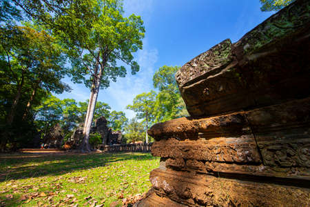 The castle around Angkor Thom belongs to the Khmer Empire. Located in the center of Angkor Thom