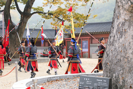 SUWON, SOUTH KOREA - October 30, 2014 : Korean soldier with traditional Joseon dynasty during show martail arts at Hwaseong haenggung square. Photo taken on October 30, 2014 in Suwon, South Koreaのeditorial素材
