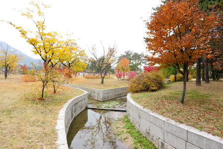 SEOUL, SOUTH KOREA - October 31, 2014 : Backyard garden of Gyeongbokgung palace on October 31, 2014 in Seoul, South Koreaのeditorial素材
