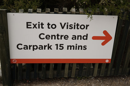 Waiotapu Thermal Wonderland Exit Visitor Centre Carpark Mins Directional Signの写真素材
