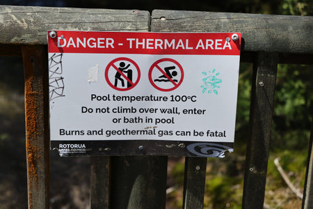 Danger Thermal Area Pool Temperature Warning Signの写真素材