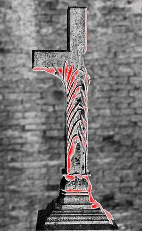 Broken Christian crucifix concept with blood stainsの販売画像