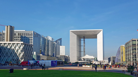 9 OCT 2018 - La DÃ©fense towers and The 'Grande Arche' - Paris, Franceのeditorial素材