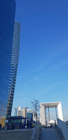 9 OCT 2018 - La DÃ©fense towers and The 'Grande Arche' - Paris, Franceのeditorial素材