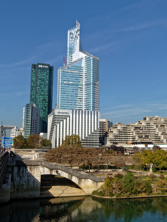 9 OCT 2018 - La DÃ©fense towers and skyline and River Seine - Paris, Franceのeditorial素材