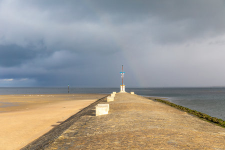 Jetty of Larros Harbor in Arcachon Bay - Gujan-Mestras, Aquitaine, Franceの写真素材