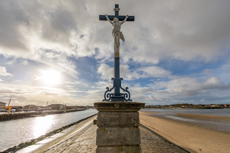 Cross of Larros Harbor jetty in Arcachon Bay - Gujan-Mestras, Aquitaine, Franceの写真素材