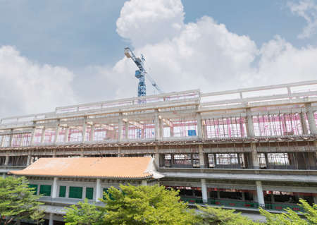 construction of concrete high-rise buildings under construction