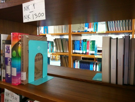 Shelf book in Libraryの素材