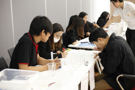 CHIANG-RAI THAILAND-MAR 18: Scientific training for teachers on March 18,2017 at Mae Fah Luang University in Chiang Rai Thailandのeditorial素材