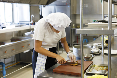 CHIANG-RAI THAILAND-MAR 18: Cooking Competition School of Business Management students (Junior iron chef) on mar 18, 2017 at Mae Fah Luang University , Chiang-rai Thailand.のeditorial素材