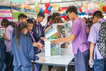 CHIANG-RAI THAILAND-AUG 16: Students in Chiang Rai Province do science day activities at Mae Fah Luang University on august 16, 2017 at Mae Fah Luang University , Chiang-rai Thailand.のeditorial素材
