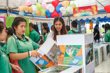 CHIANG-RAI THAILAND-AUG 16: Students in Chiang Rai Province do science day activities at Mae Fah Luang University on august 16, 2017 at Mae Fah Luang University , Chiang-rai Thailand.のeditorial素材