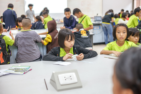 CHIANG-RAI THAILAND-AUG 16: Students in Chiang Rai Province do science day activities at Mae Fah Luang University on august 16, 2017 at Mae Fah Luang University , Chiang-rai Thailand.のeditorial素材