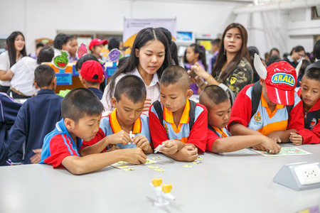 CHIANG-RAI THAILAND-AUG 16: Students in Chiang Rai Province do science day activities at Mae Fah Luang University on august 16, 2017 at Mae Fah Luang University , Chiang-rai Thailand.のeditorial素材