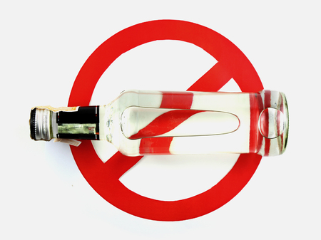 sign stop alcohol isolate a white backgroundの写真素材