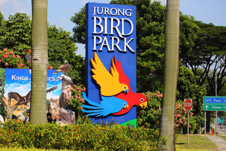 Singapore - JULY 26, 2015: Entrance to Jurong Bird Park on July 26 in Singapore, Singapore. Jurong Bird Park is a popular tourist attraction in Singaporeのeditorial素材