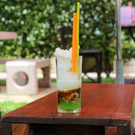 Lod chong Thai sweet food on the chairの写真素材