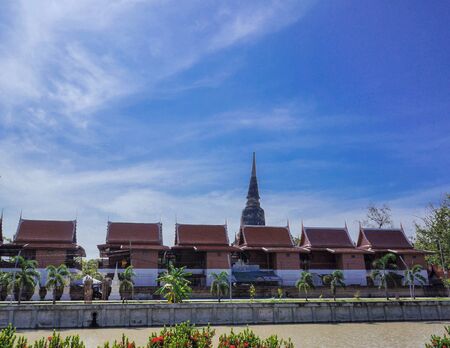 temple of ayutthaya in thailand, the former capital of siam destroyed when the city was sacked by the burmese, and  monk's house in presentの写真素材