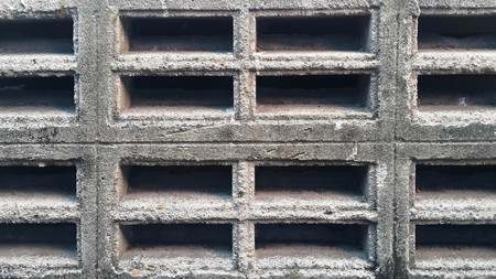 Local concrete hollow blocks were arranged in horizontal and vertical ways.