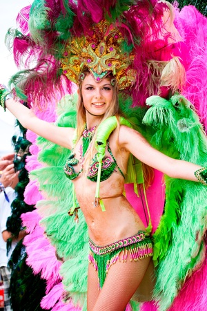 COBURG, GERMANY - JULY 10: An unidentified female samba dancer participates at the annual samba festival in Coburg, Germany on July 10, 2011.のeditorial素材