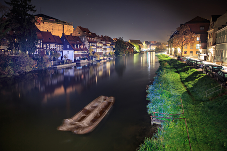 BAMBERG, BAVARIA, GERMANY - CIRCA OKTOBER, 2015: Regnitz river view of Bamberg Town by nightのeditorial素材