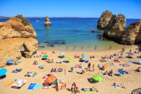 LAGOS, ALGARVE, PORTUGAL â CIRCA SEPTEMBER  2015: Beach of Lagos in Algarve, Portugalのeditorial素材