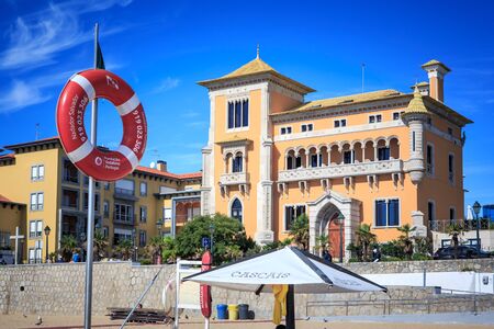 CASCAIS, PORTUGAL - CIRCA OKTOBER 2016: The Praia da Conceicao beach in Cascais, Portugalのeditorial素材
