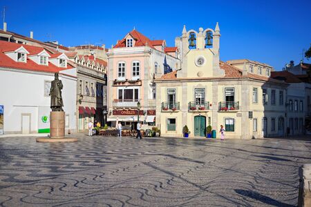 CASCAIS, PORTUGAL - CIRCA OCTOBER, 2016: Streets of Cascais town, Cascais, Portugalのeditorial素材