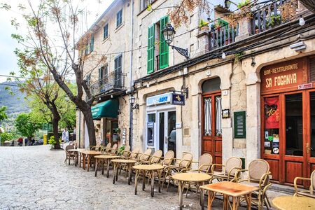 VALLDEMOSSA, MALLORCA, BALEARIC ISLANDS, SPAIN - CIRCA MAI, 2016:  Valldemossa town on Mallorca Island, the Balearic Islands in the Mediterranean Sea, Spainのeditorial素材