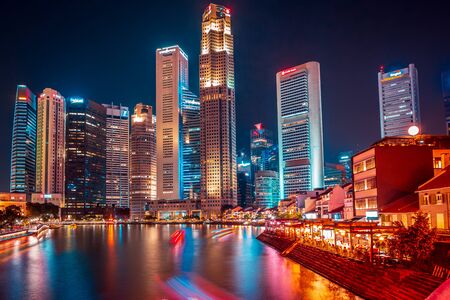 SINGAPORE, SINGAPORE - CIRCA SEPTEMBER, 2017: Marina Bay skyline view of Singapore town by night. Singaporeのeditorial素材