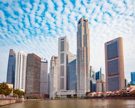 SINGAPORE, SINGAPORE - CIRCA SEPTEMBER, 2017: The Marina Bay view of Singapore from water. Singaporeのeditorial素材