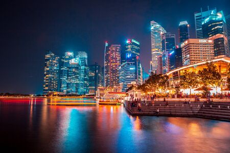 SINGAPORE, SINGAPORE - CIRCA SEPTEMBER, 2017: Marina Bay skyline view of Singapore town by nightのeditorial素材